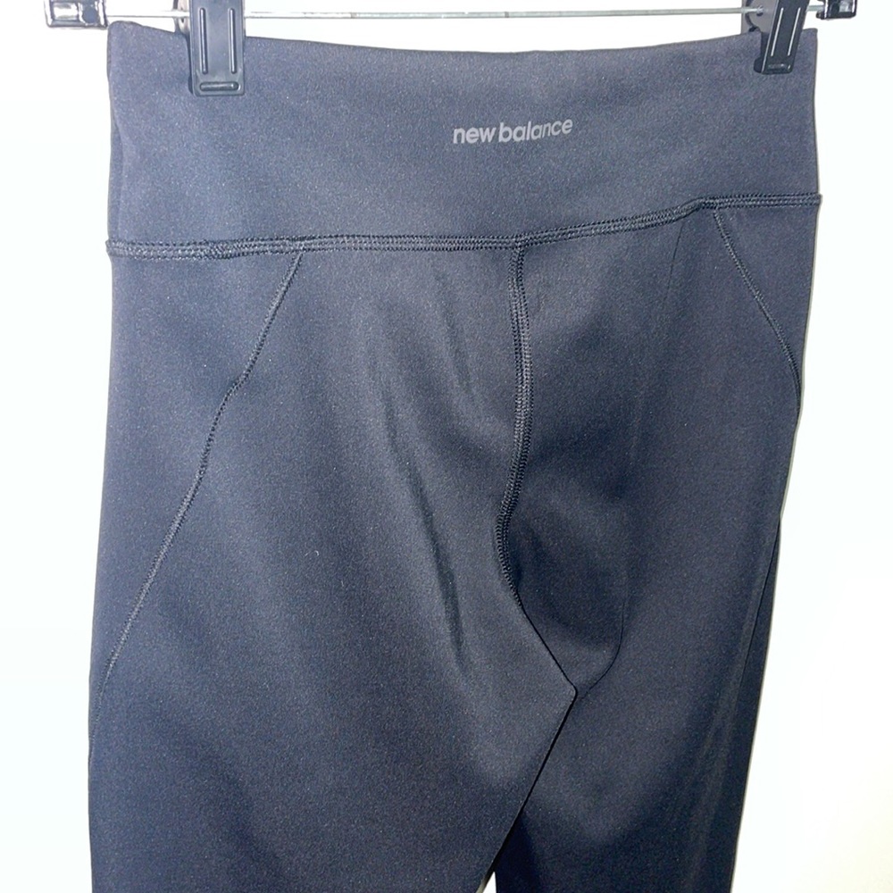 New Balance Dry Capri Leggings - Picture 8 of 11